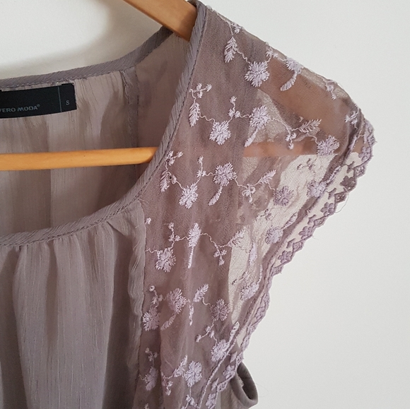 Vero Moda Sheer Muted Lavender Embroidered Top - Picture 2 of 3